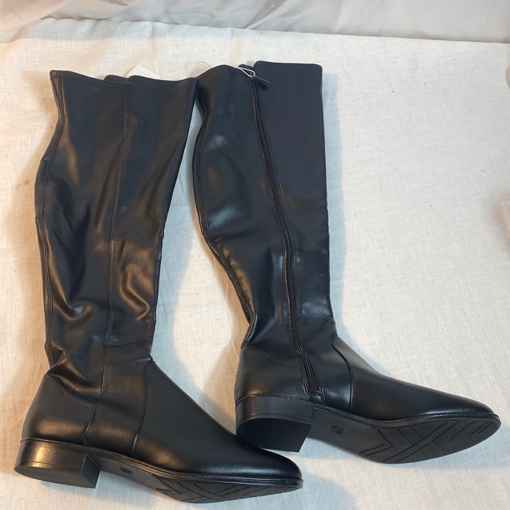 A new day women’s Black boots size 11 new